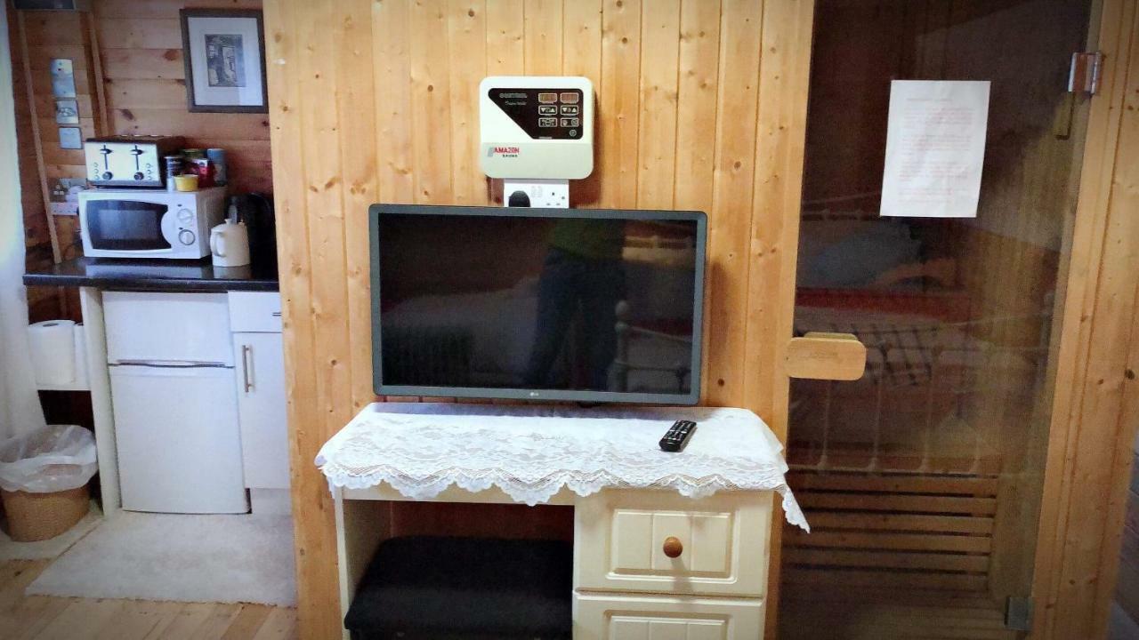 Chalet Free Sauna & Spa Superking Bed Killaloo Exteriör bild